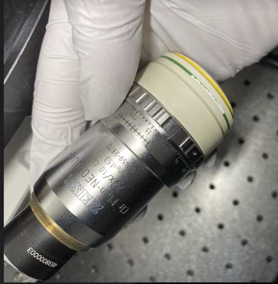 Fig. 9: Zeiss Clr Plan-Neofluar 20x/1.0 Corr n = 1.53 detection objective. Fig. 9: Zeiss Clr Plan-Neofluar 20x/1.0 Corr n = 1.53 detection objective.